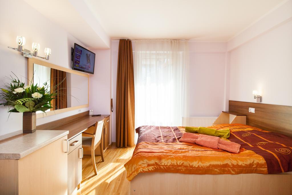 Hôtel Sanatorium Zbyszko à Busko-Zdrój Chambre photo