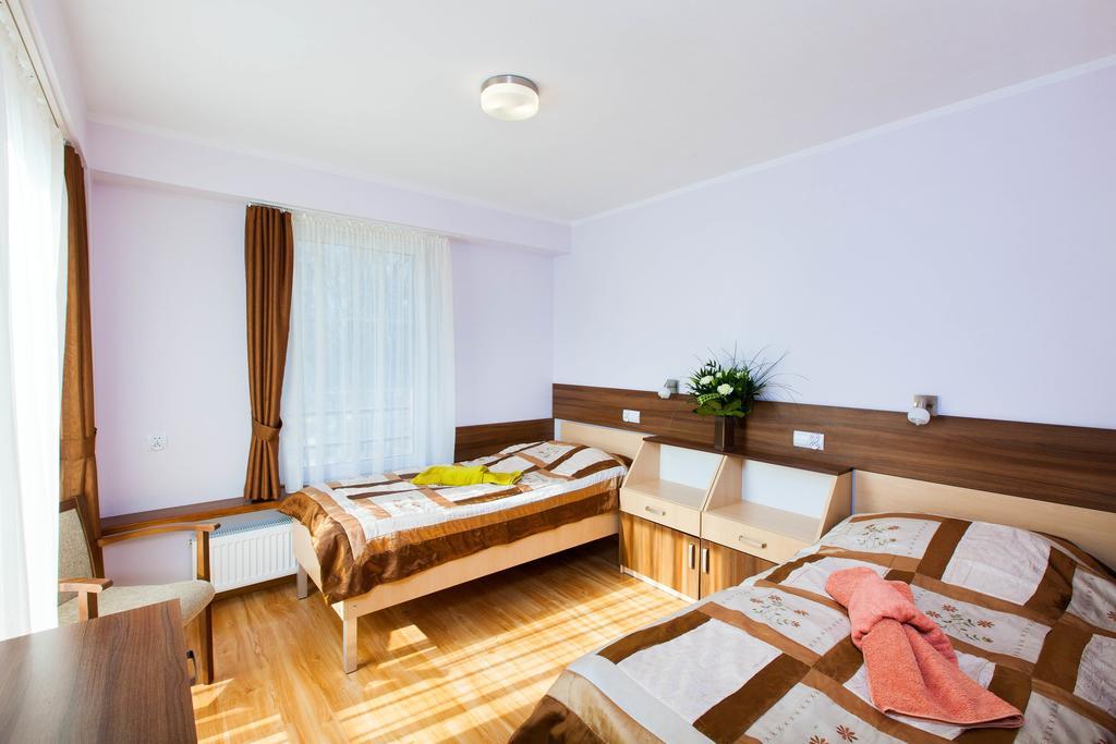 Hôtel Sanatorium Zbyszko à Busko-Zdrój Chambre photo